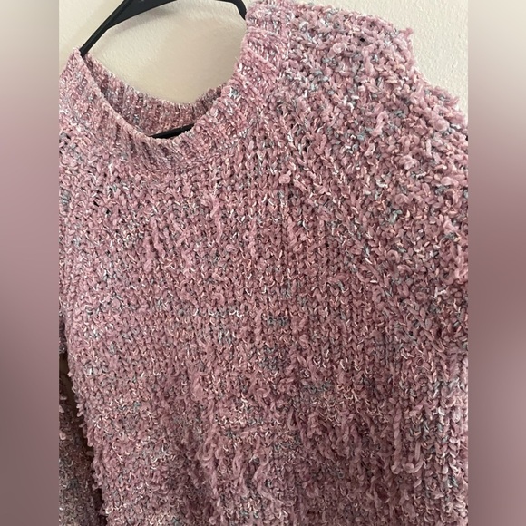 Distressed Dip Pink Sweater - Picture 3 of 8